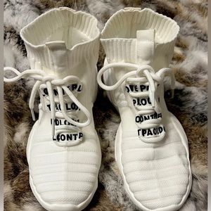 TECH WEAR Like Style Unisex Running SHOES Off White Size 8.5